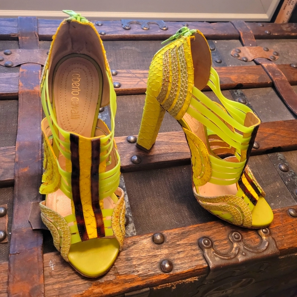 Roberto Cavalli Lime Green python leather Sandals size 37.5